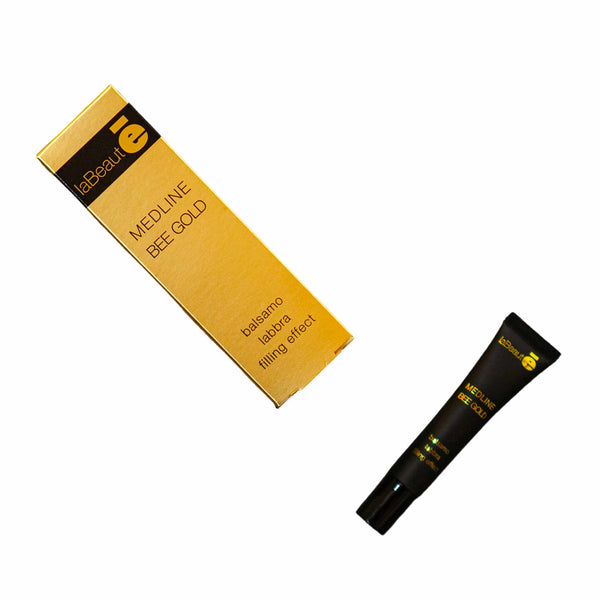 Il Balsamo Labbra Filler Effect Bee Gold è un balsamo per le labbra, dalla texture morbida e setosa, contenente il 10% di Burro di Karitè e Ceramidi, per un'azione emolliente e protettiva.